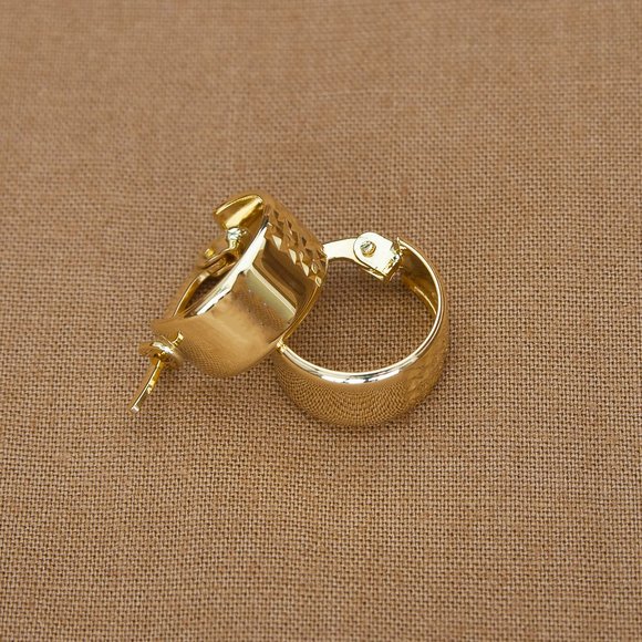 NEW Authentic Solid 10K Gold Diamond Cut 5.5 mm Thick Hoop Earrings Stamped 10K - Picture 3 of 5